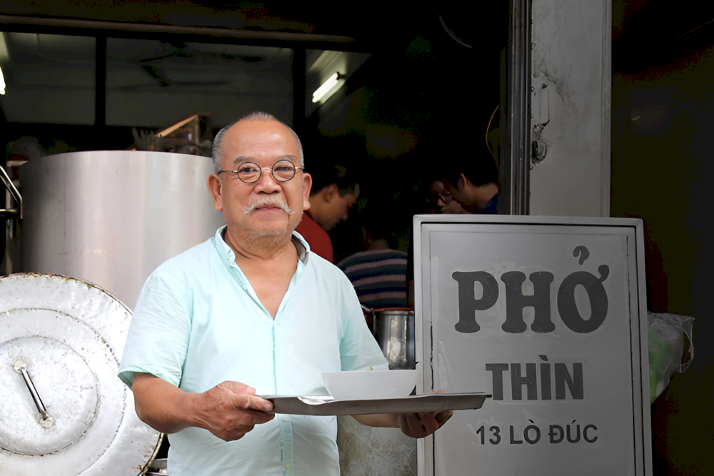 Mr. Nguyen Trong Thin – the "father" of Pho Thin 13 Lo Duc since 1979